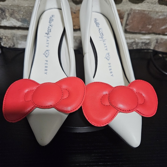 Hello Kitty White and Red Women's Heels - Picture 3 of 7